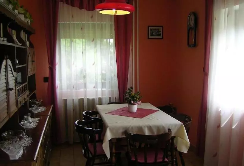 پانسیون Balázs Apartman