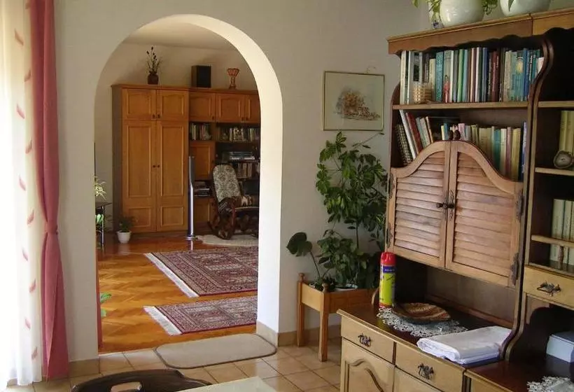 پانسیون Balázs Apartman