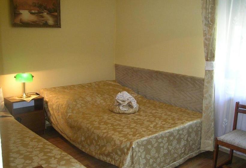 ペンション Balázs Apartman