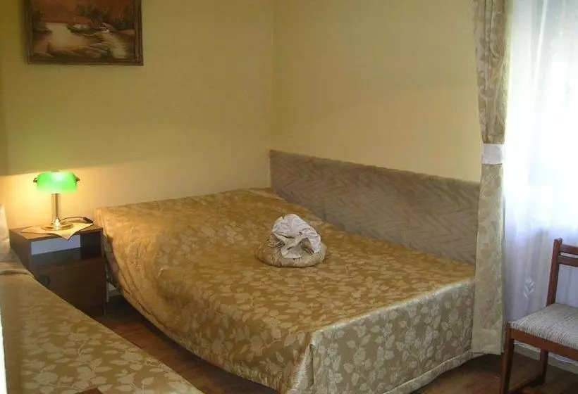 پانسیون Balázs Apartman