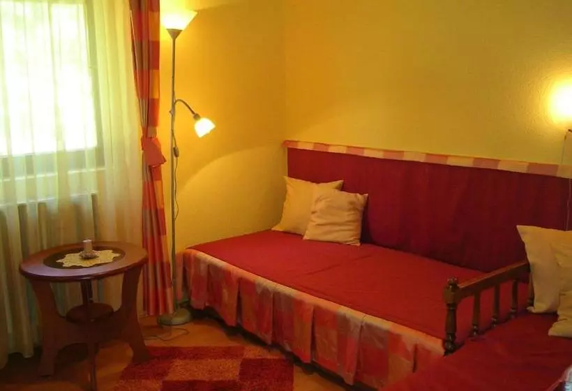 پانسیون Balázs Apartman