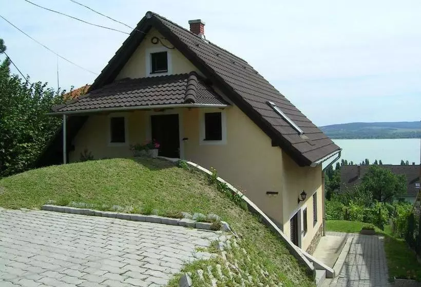 پانسیون Balázs Apartman