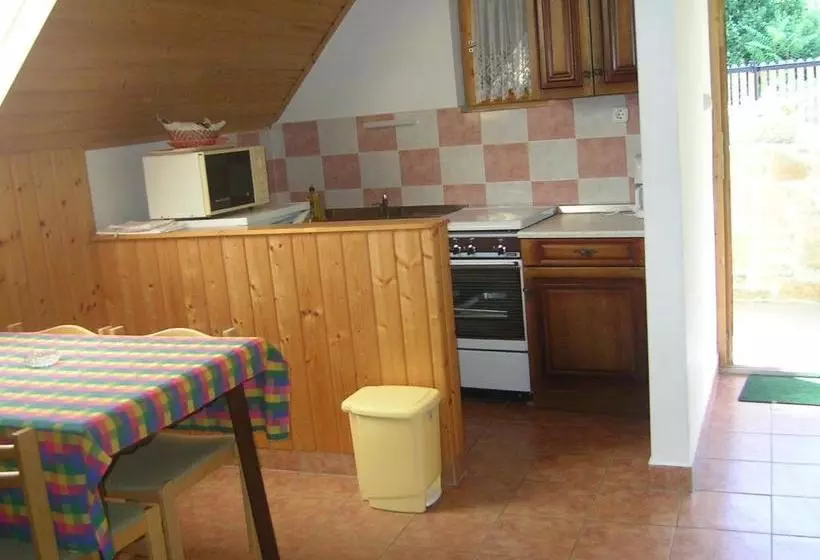 پانسیون Balázs Apartman