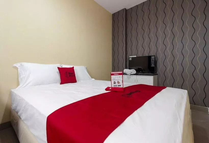 ペンション Reddoorz Plus @ Cipete Damai