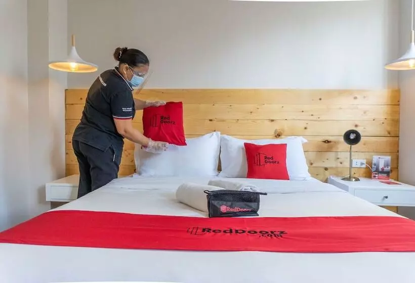 Reddoorz @ Hotel Rosemarie