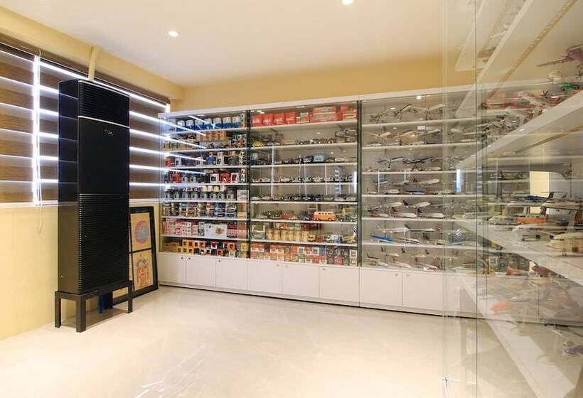 Reddoorz @ Hotel Rosemarie