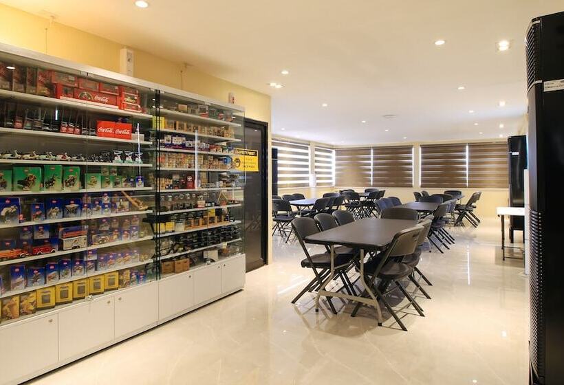 Reddoorz @ Hotel Rosemarie