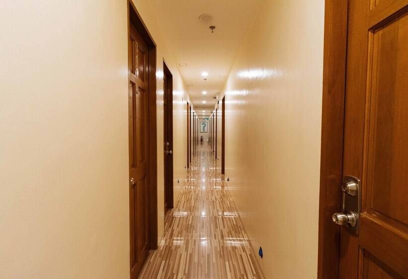 Reddoorz @ Hotel Rosemarie