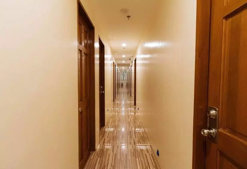 Reddoorz @ Hotel Rosemarie