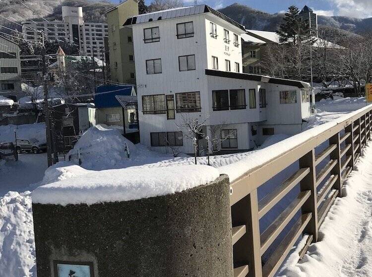 مسافرخانه Ouji Pension Naeba