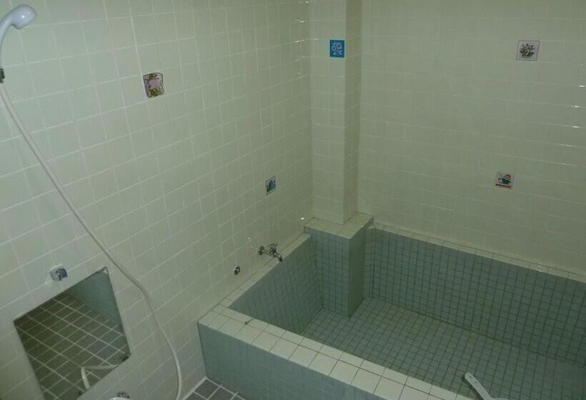 مسافرخانه Ouji Pension Naeba