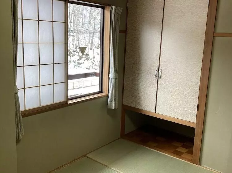 簡易ホテル Ouji Pension Naeba