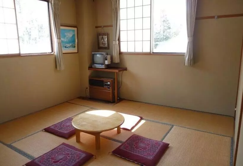 簡易ホテル Ouji Pension Naeba