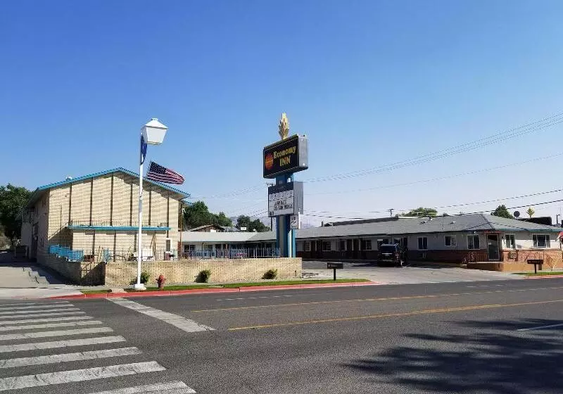 Hotelli Econo Lodge Inn & Suites