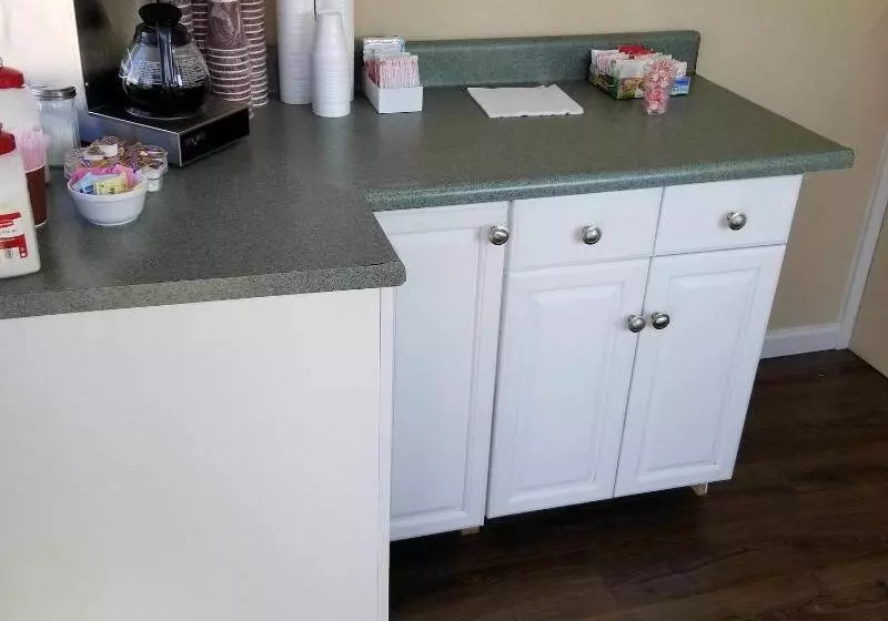 Hotelli Econo Lodge Inn & Suites