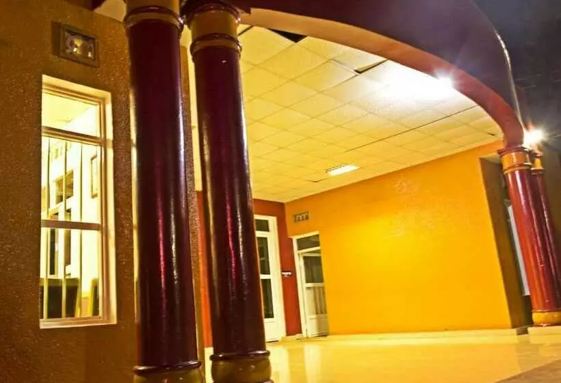 هتل Kiberinka Cultural Center