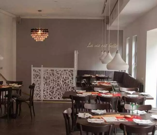 Hotelli La Flamme Wertheim Garni