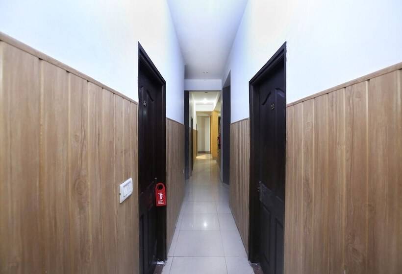 호텔 Oak By Oyo Rooms