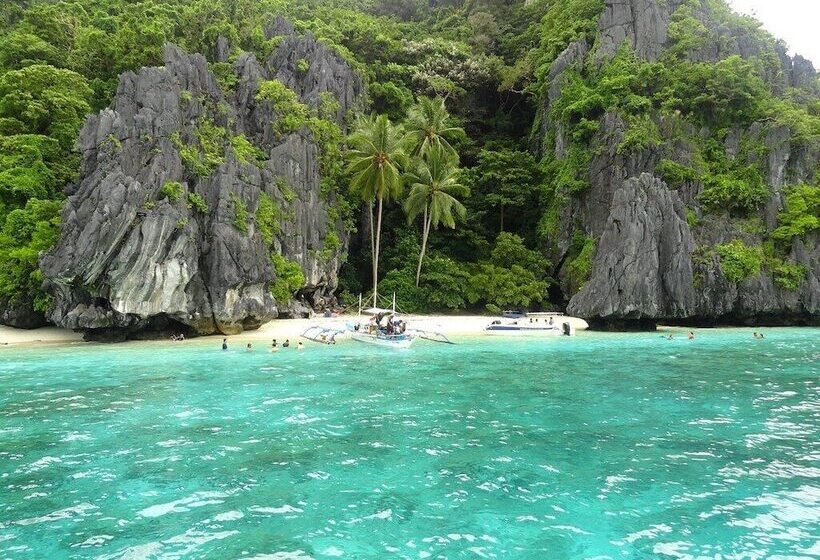 Hotel Pangulatan Beach Resort