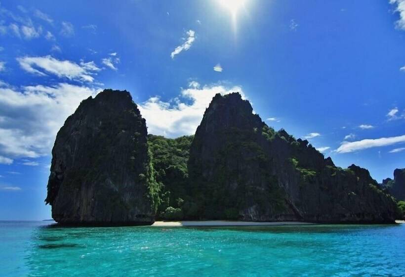 Hotel Pangulatan Beach Resort