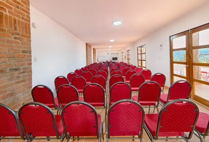 Maaseutuhotelli La Huerta