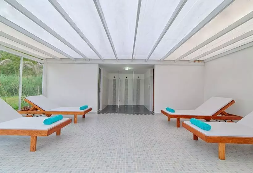 Maaseutuhotelli La Huerta