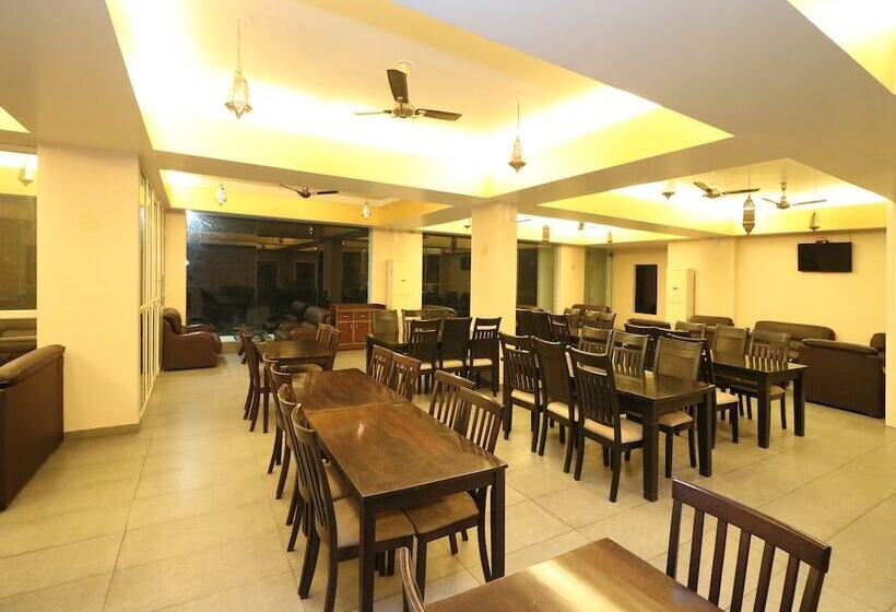 酒店 Silver Star By Oyo Rooms