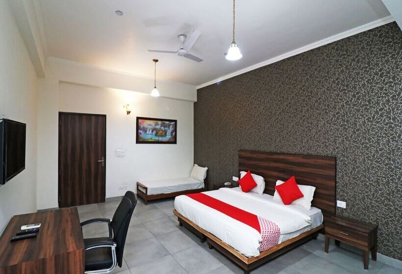 酒店 Silver Star By Oyo Rooms