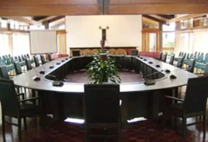 هتل Solomon Kitano Mendana