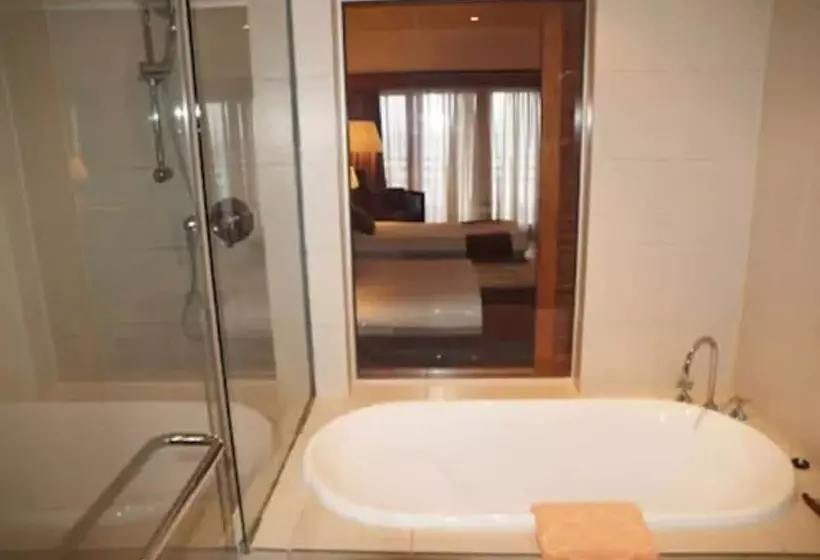 هتل Solomon Kitano Mendana