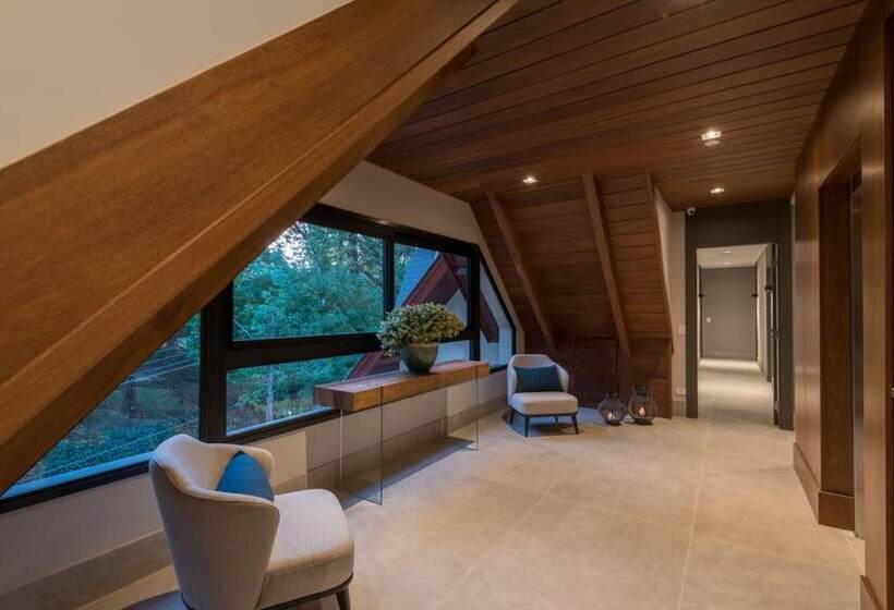 ホテル Villa Amista Campos Do Jordao