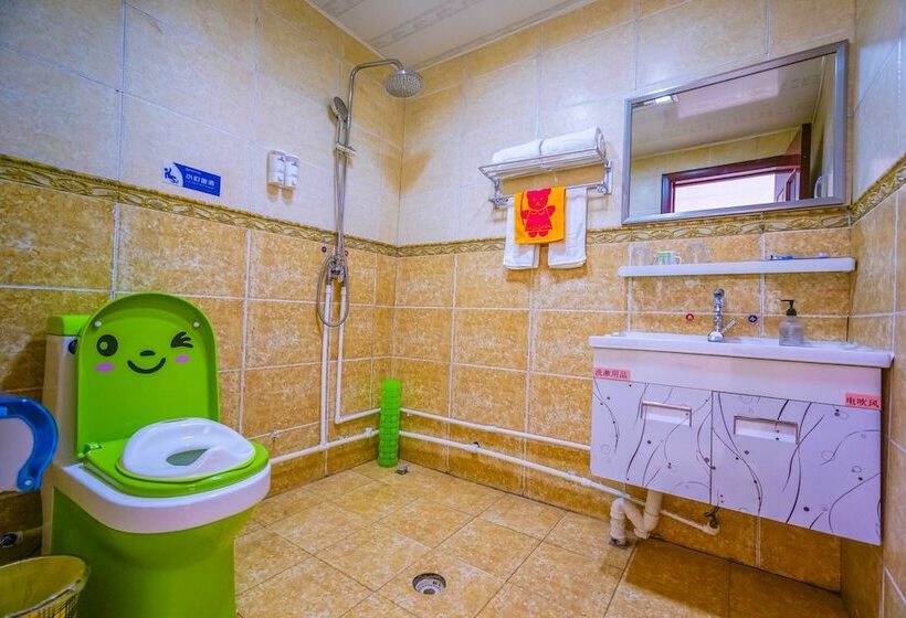 Yinyun Parent Child Theme Inn Shandianhu