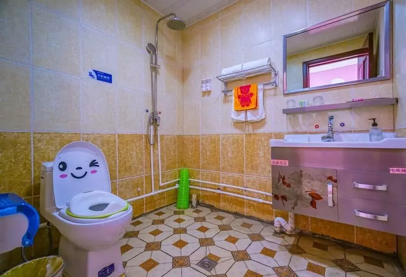 Yinyun Parent Child Theme Inn Shandianhu
