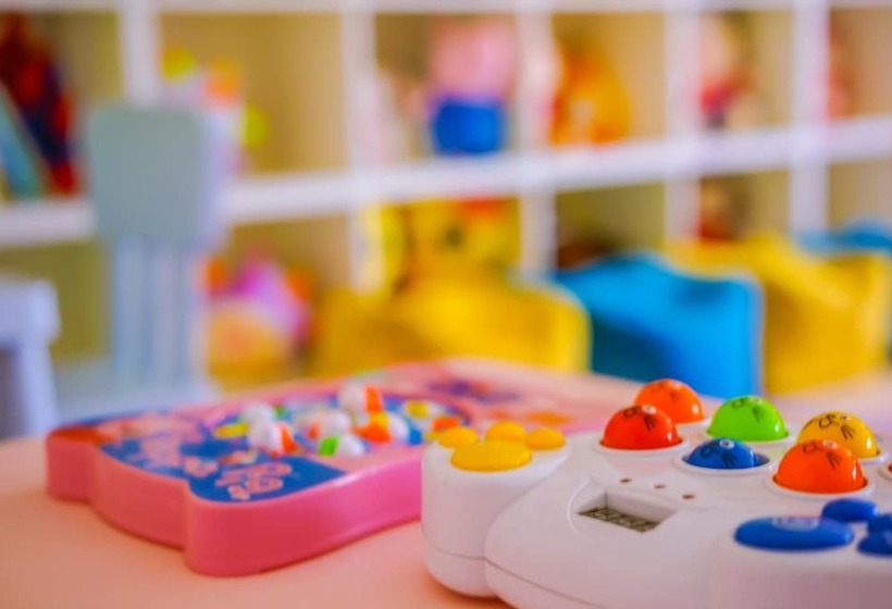 Yinyun Parent Child Theme Inn Shandianhu