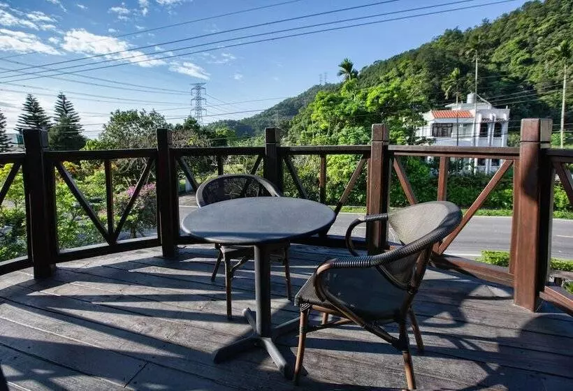 تختخواب و صبحانه R&j Guesthouse