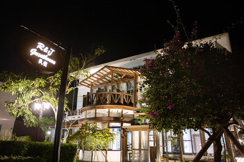 تختخواب و صبحانه R&j Guesthouse