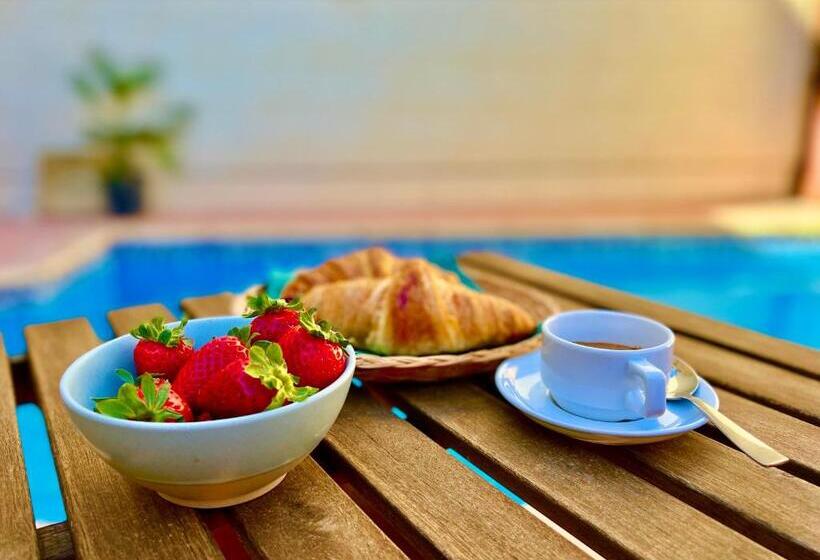 Grotto's Paradise B&b