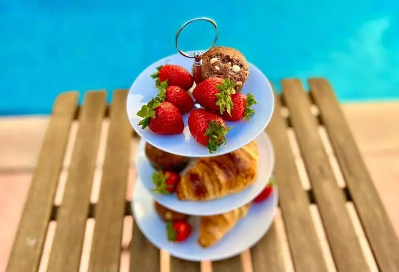 Grotto's Paradise B&b