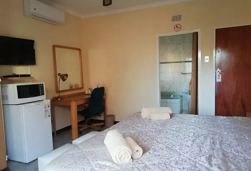 簡易ホテル Sentlhaga Guest House