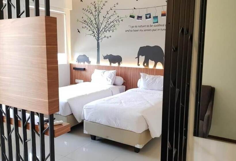 Hotel Front One Resort Magelang