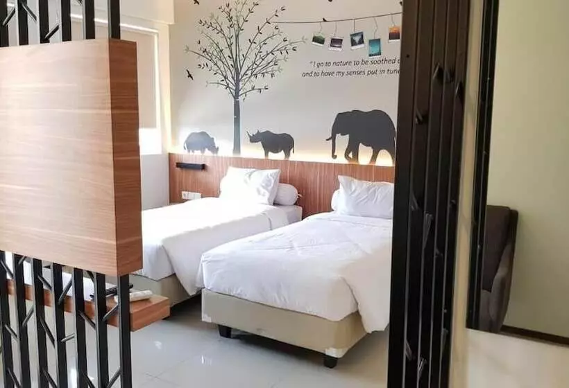 Hotel Front One Resort Magelang