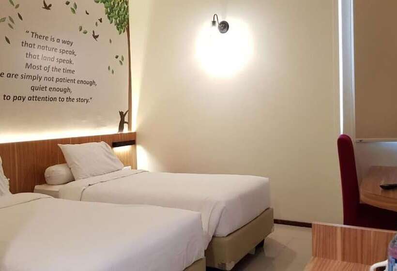 Hotel Front One Resort Magelang