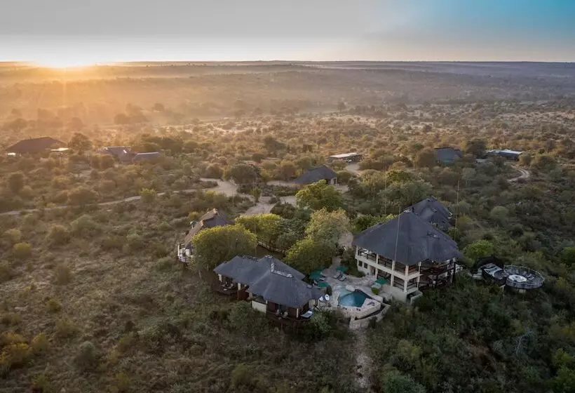 Hotelli Makumu Private Game Lodge
