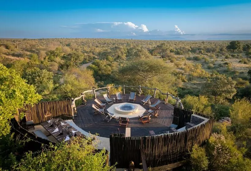 Hotelli Makumu Private Game Lodge