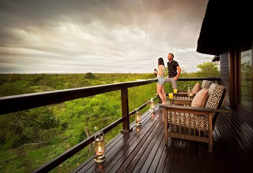Hotelli Makumu Private Game Lodge