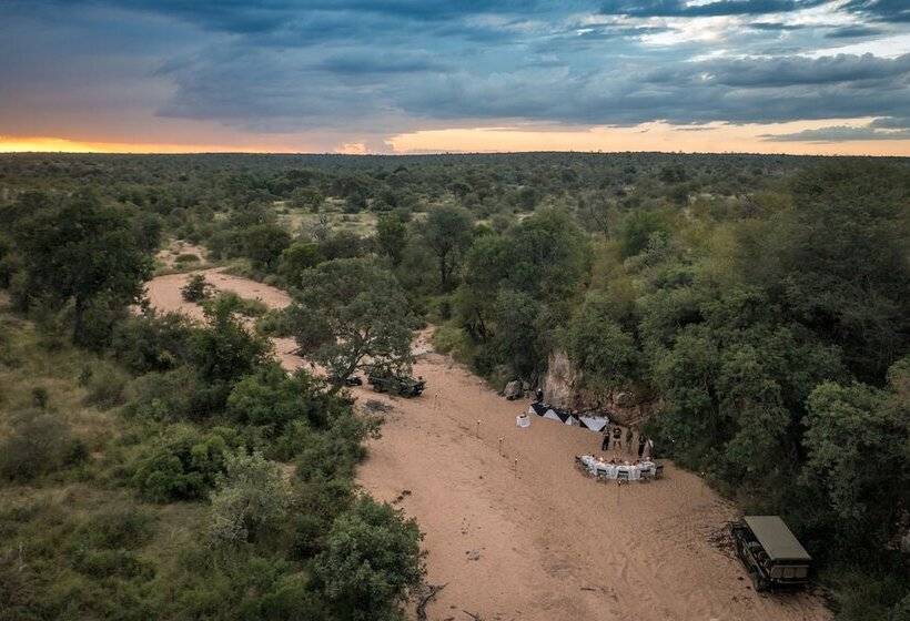 Hotel Makumu Private Game Lodge