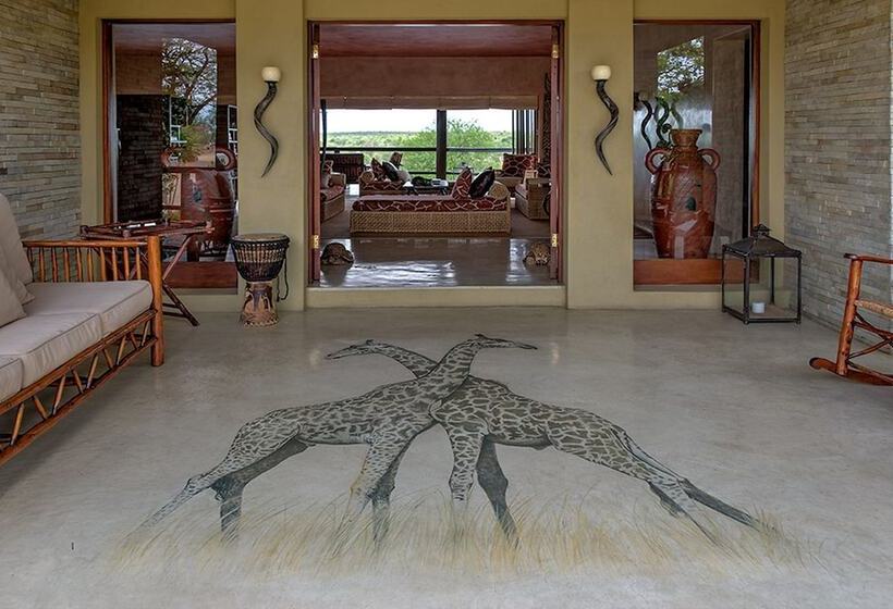 Hotel Makumu Private Game Lodge