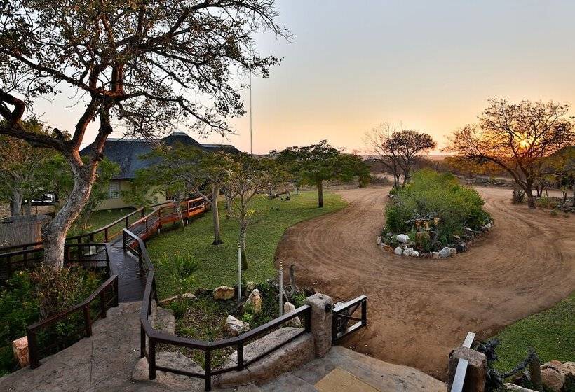 Hotel Makumu Private Game Lodge