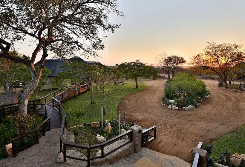 Hotelli Makumu Private Game Lodge