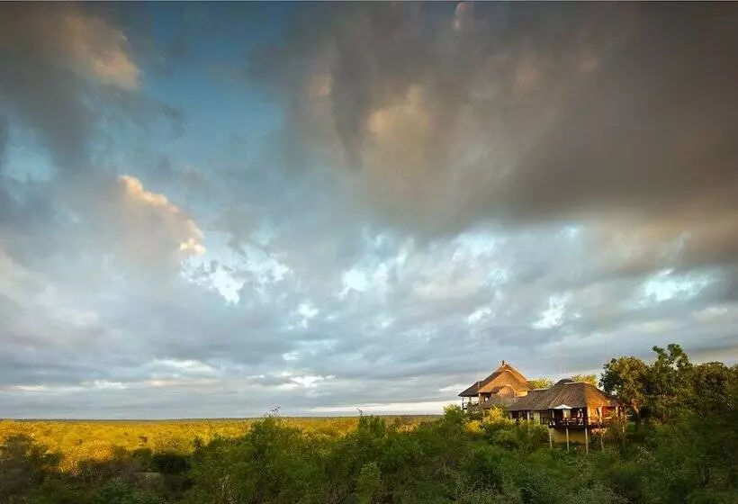 Hotelli Makumu Private Game Lodge